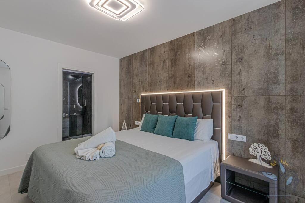 Apartment Puerto Marina Luxury 2bdr With Sea View *