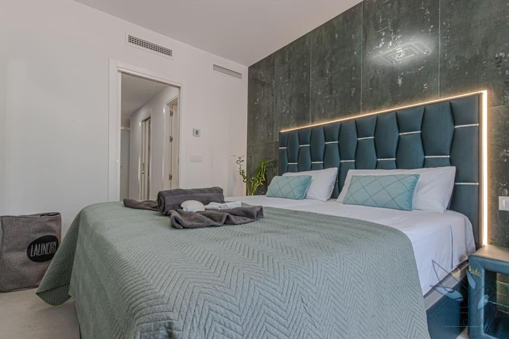 Puerto Marina Luxury 2bdr With Sea View Apartament
